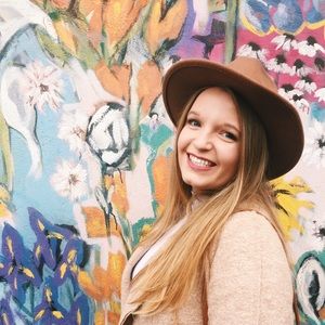 Meet your Posher, Katelyn